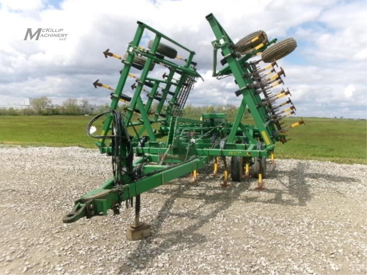 2001-john-deere-980-image-1