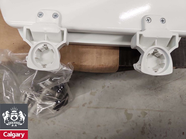 bemis,-toilet-seat,-in-box-image-6