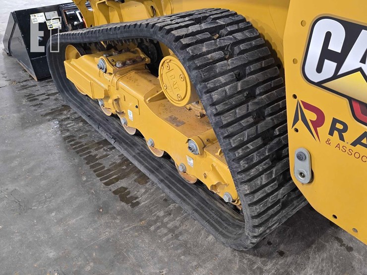 2025-caterpillar-255-image-30