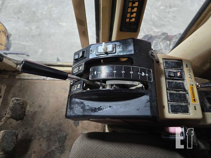 2004-caterpillar-120h-image-20