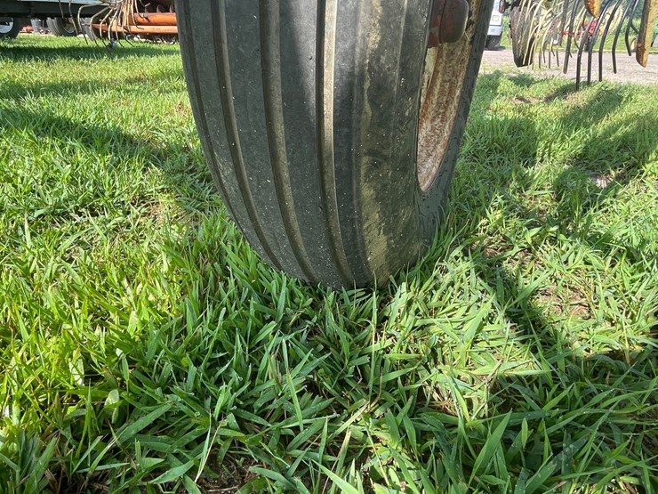 #1029-•-h&s-(12)-wheel-rake-image-27