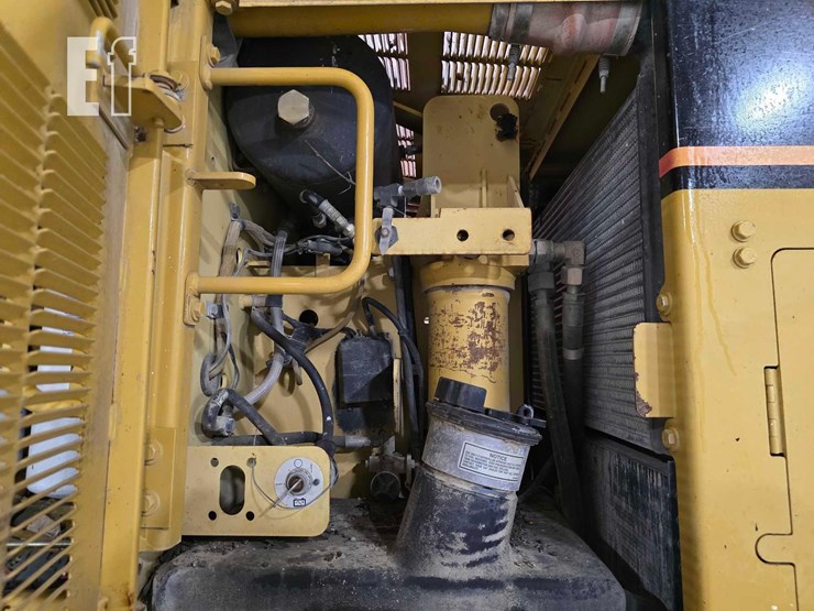 2004-caterpillar-120h-image-22