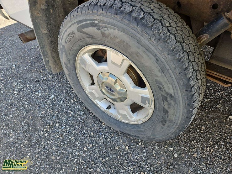 2013-ford-f150-image-13