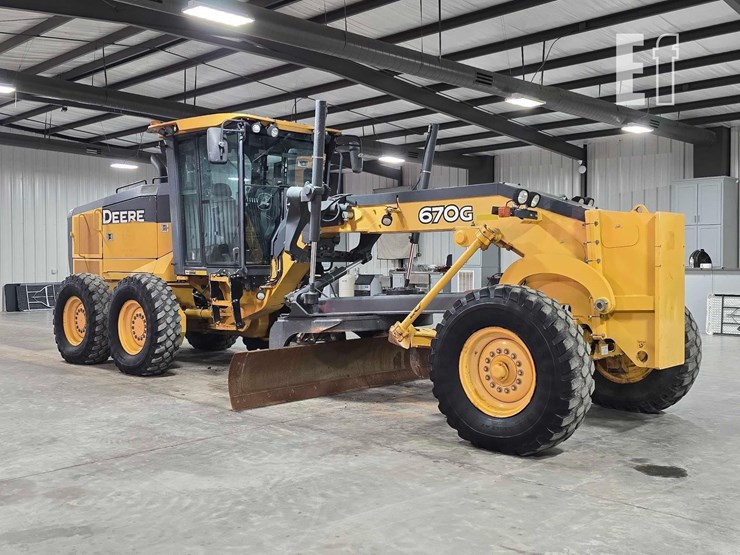 2016-deere-670g-image-2
