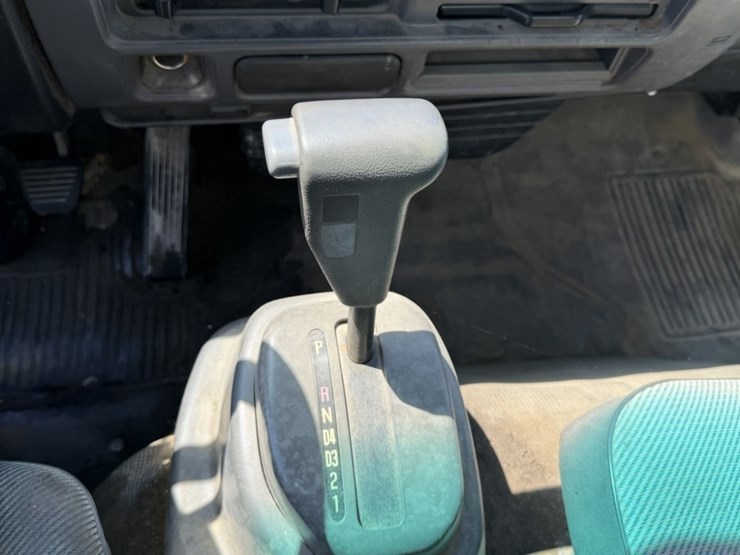 2001-gmc-w3500-image-35