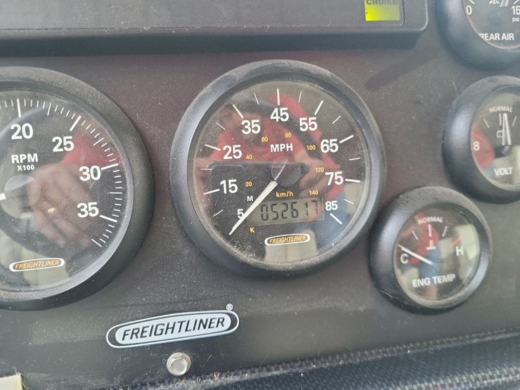2003-fleetwood-bounder-39z-class-a-motorhome-on-freightliner-chassis-image-4