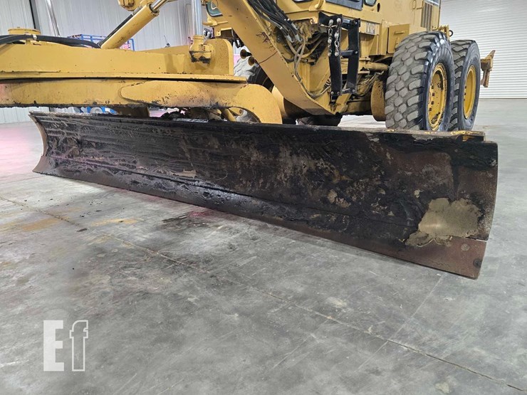 2001-caterpillar-140h-image-9
