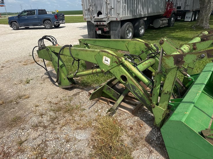 john-deere-158-image-4