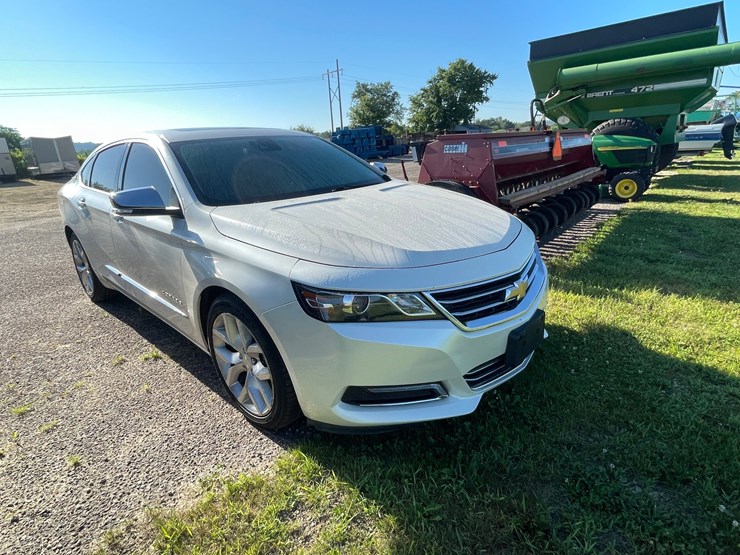 #1010-•-2014-chevy-impala-ltz-(has-wi-title)-image-3