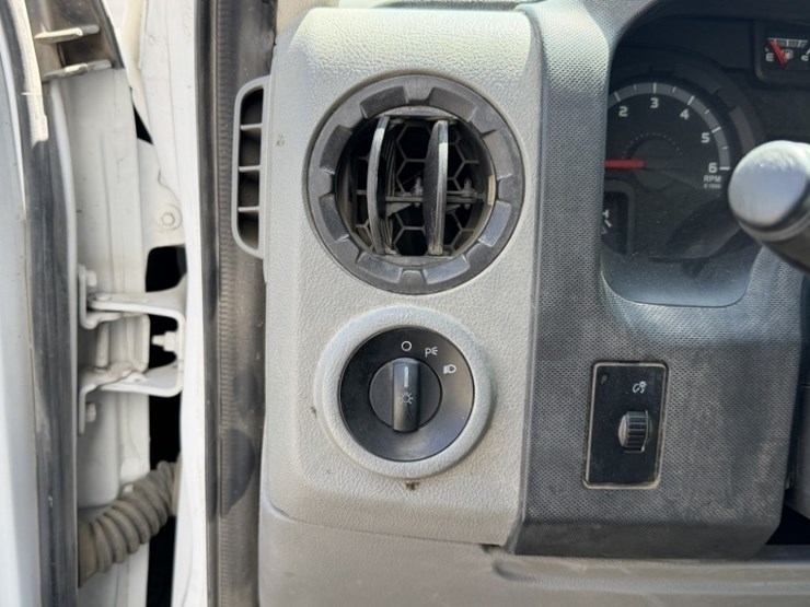 2014-ford-e450-sd-image-31