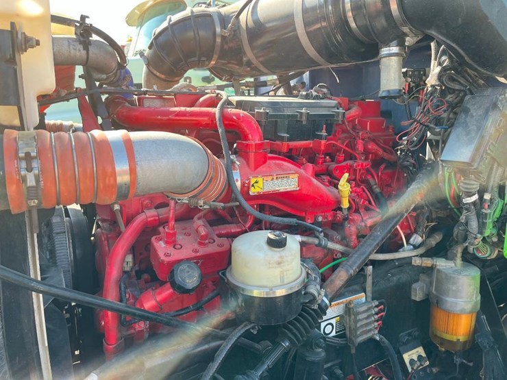 2014-peterbilt-365-image-38