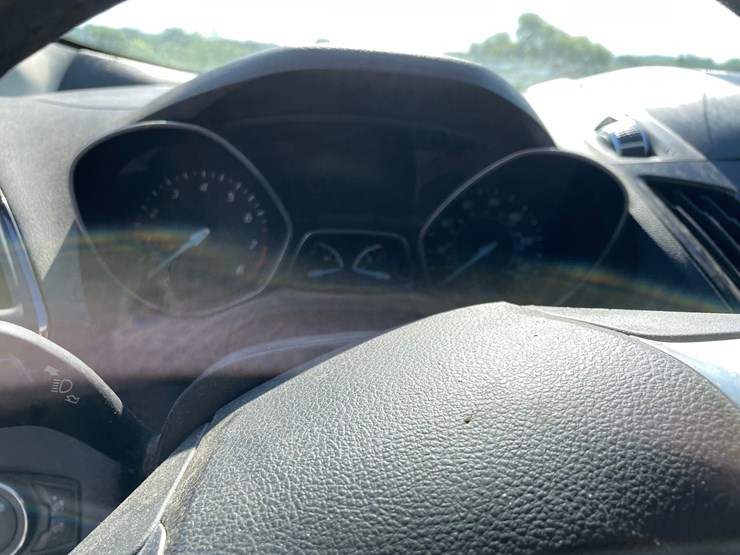 2014-ford-escape-titanium-image-36