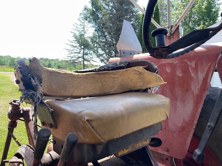 #1020-•-farmall-656-gas-tractor-(augusta,-wi)-image-36