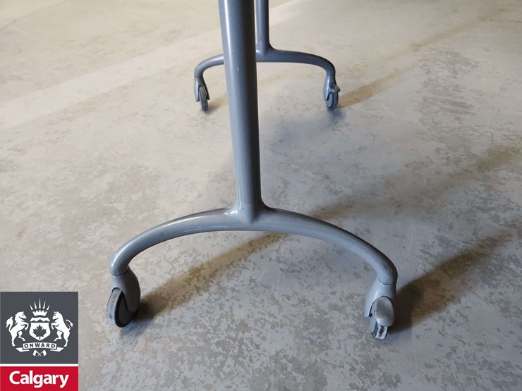 small-rolling-table-image-3