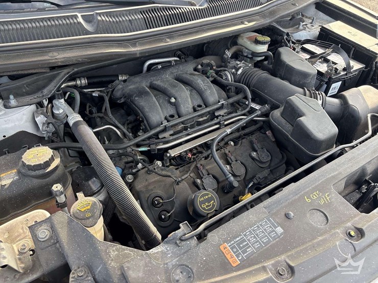 2016-ford-explorer-image-9