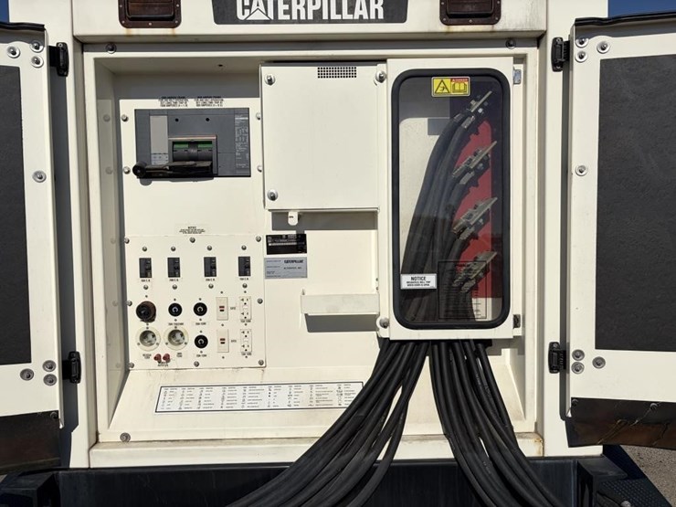 2008-caterpillar-xq400-image-13