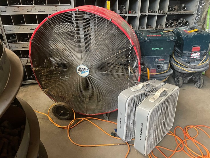 #4069-•-maxx-air-barn-fan-with-(2)-box-fans-image-1