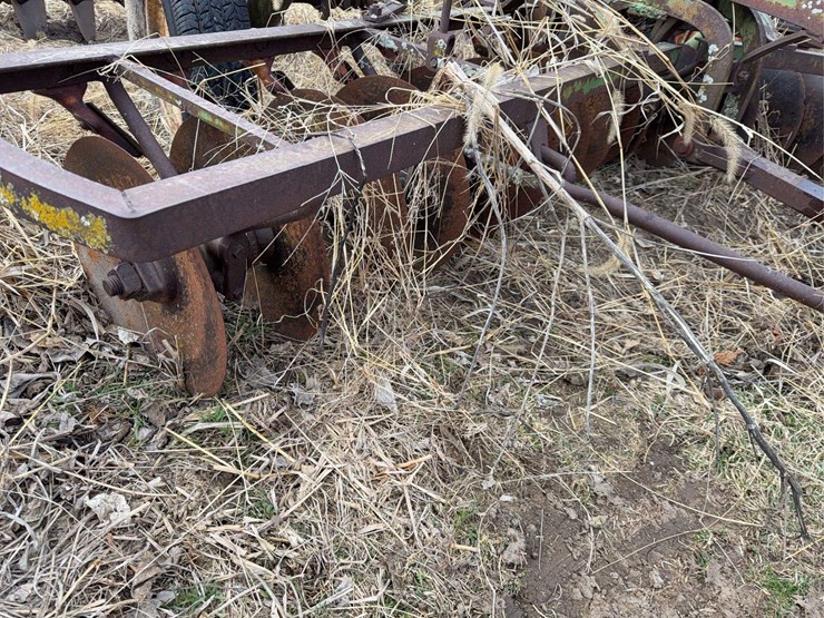 john-deere-11-image-13