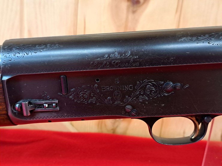 browning-a5-light-twelve-12-gauge-semiauto-shotgun-image-6