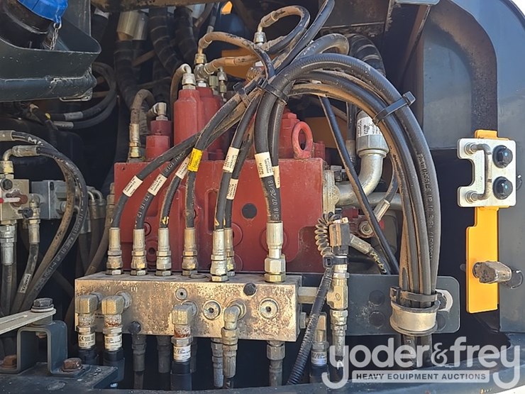 hyundai-hx235-lcr-image-39