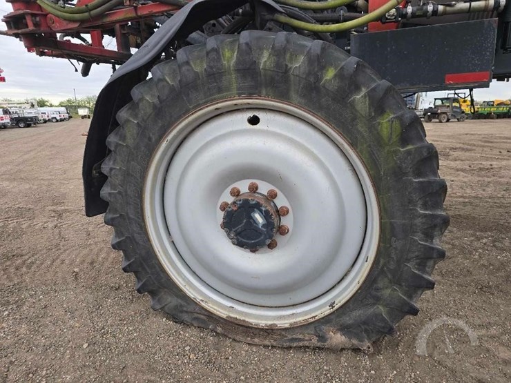 2013-case-ih-patriot-3230-image-21