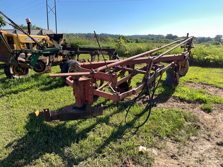 #2094-•-massey-ferguson-plow-image-1