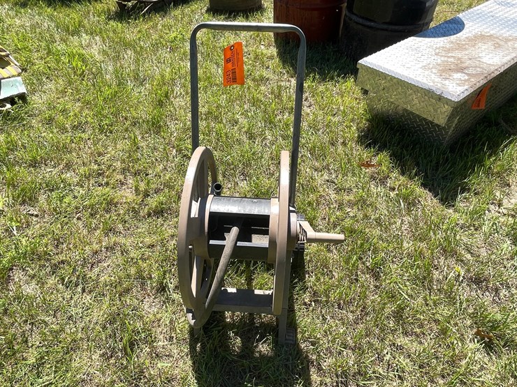 #3243-•-vintage-wood-hose-reel-with-plastic-hose-reel-image-9