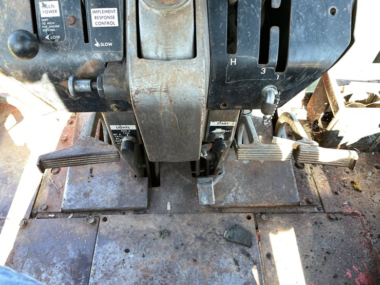 massey-ferguson-1085-image-38