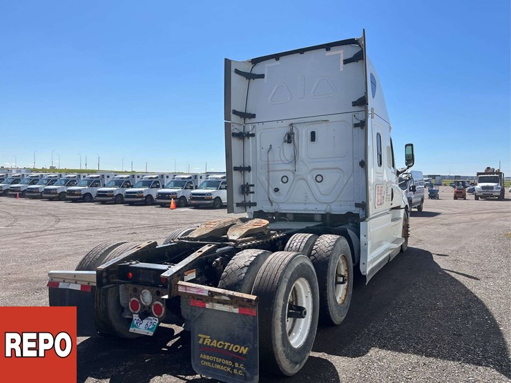 2021-freightliner-cascadia-t/a-sleeper-tractor-image-4