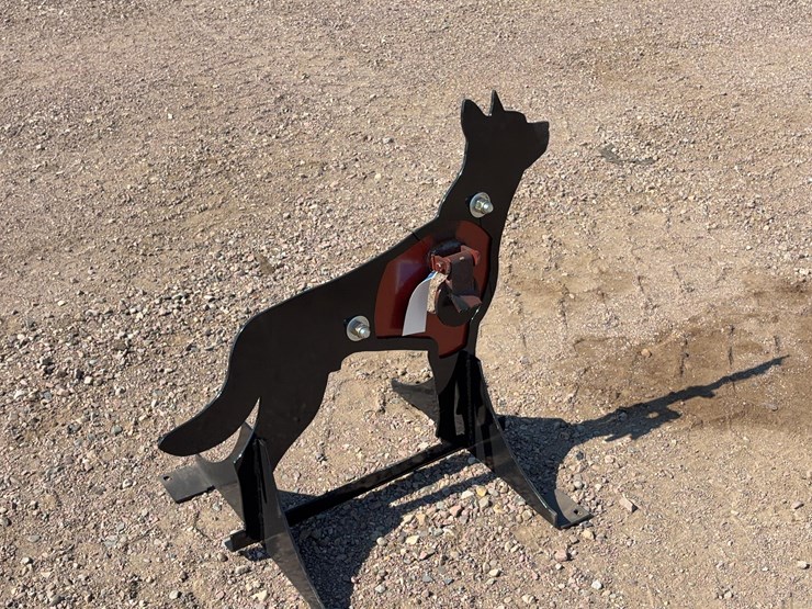 ar500-steel-coyote-shooting-target-with-heart-flapper-image-3