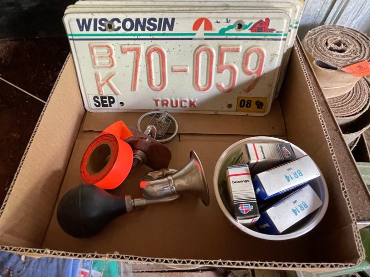 #3358-•-metal-desk-and-various-wisconsin-license-plates-image-9