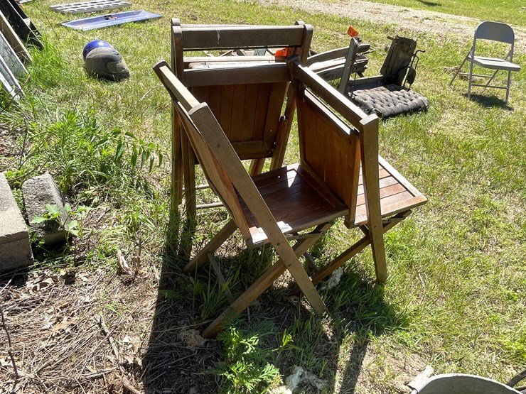 #3238-•-vintage-wood-folding-chairs-image-5