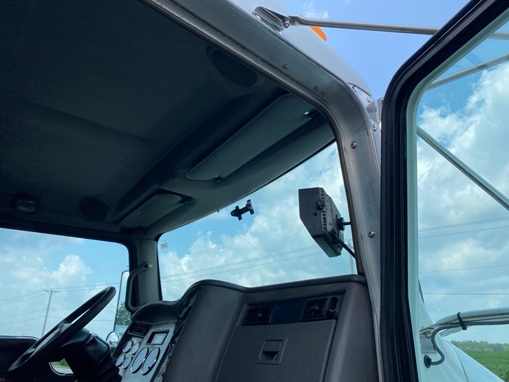 2014-kenworth-t370-bottle-gas-truck-image-44