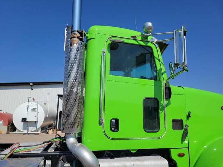 2014-peterbilt-365-image-13