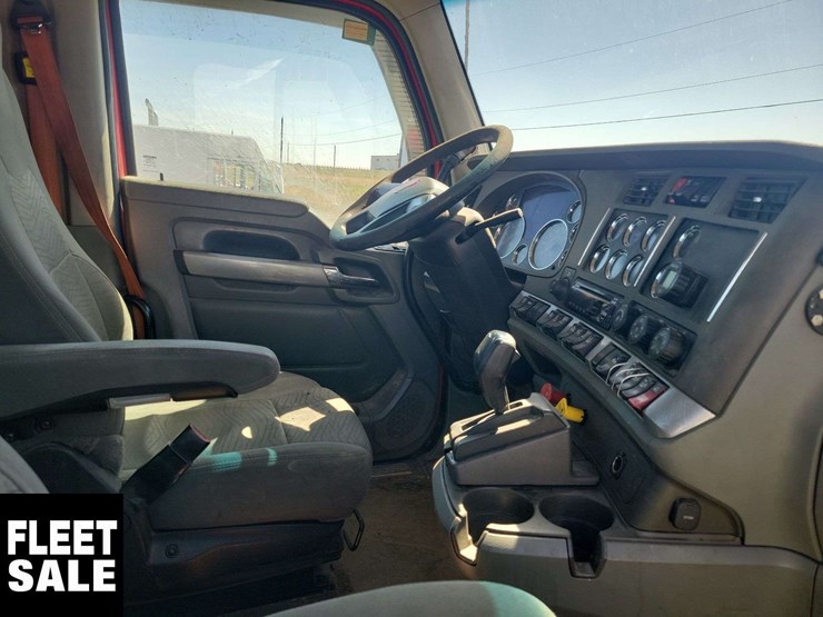 2018-kenworth-t680-image-30