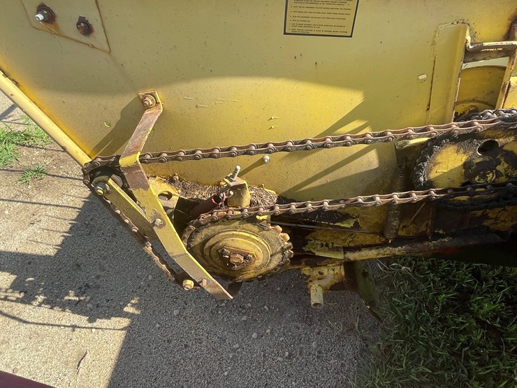 new-holland-880-image-10