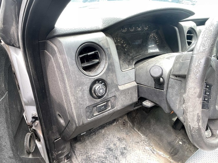 2014-ford-f150-xl-image-48