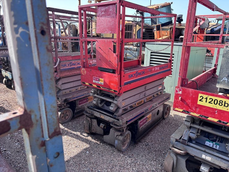 #39048-•-skyjack-sj1113219-scissor-lift-|-for-parts/repairs-image-1