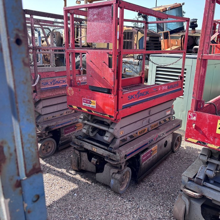 #39048 • SKYJACK SJ1113219 SCISSOR LIFT | FOR PARTS/REPAIRS