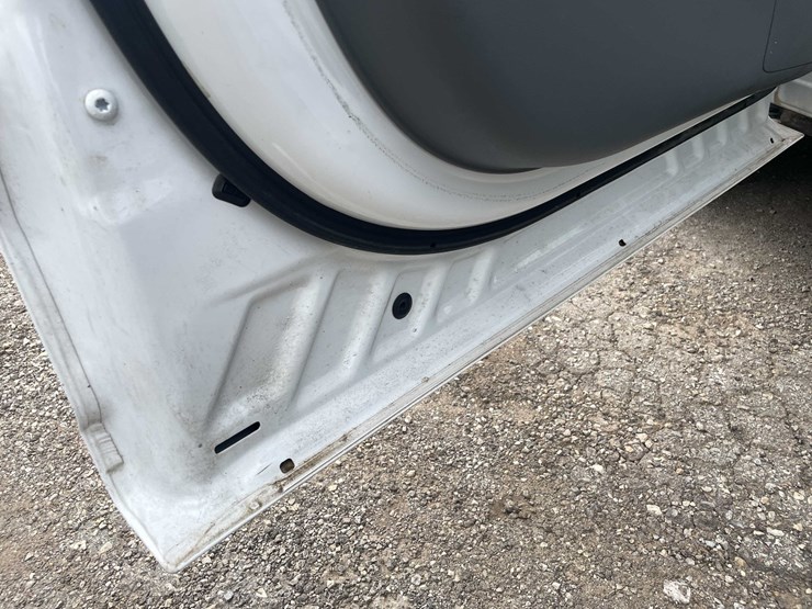2023-ford-f150-xl-image-56