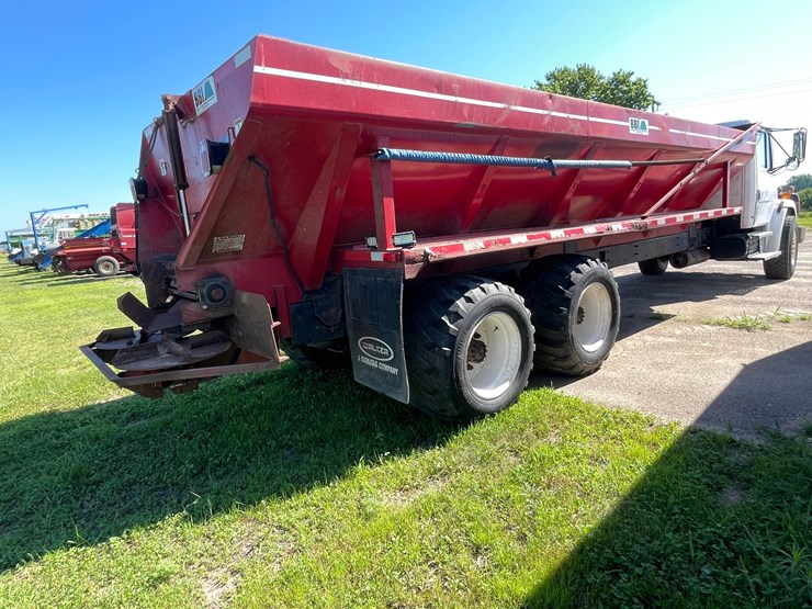1995-freightliner-fl80-image-5