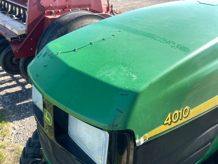 john-deere-4010-image-37