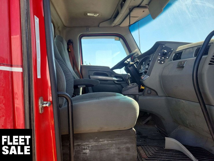 2018-kenworth-t680-image-28