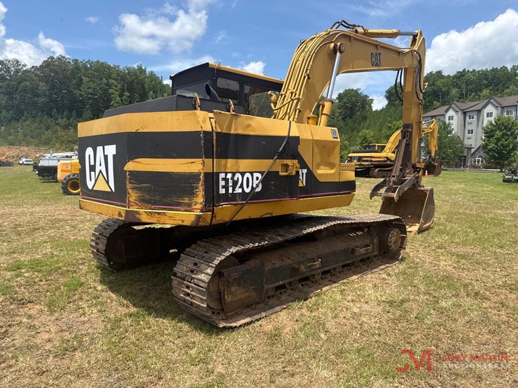 caterpillar-e120b-image-7