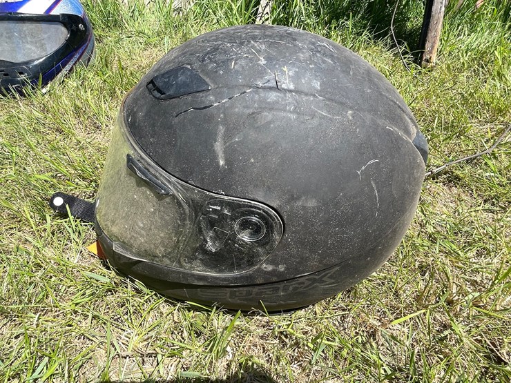 #3234-•-(2)-helmets-image-16