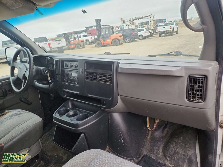 2004-gmc-2500-image-19