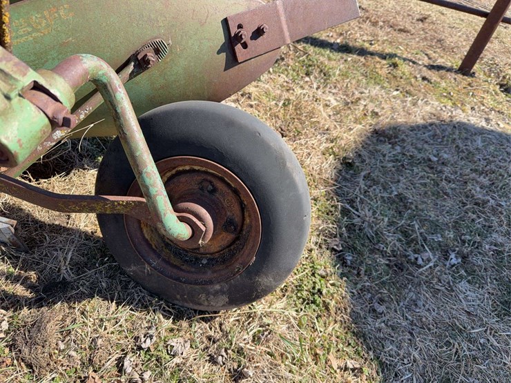 john-deere-three-point-two-bottom-plow-image-15