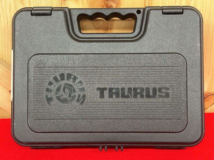 taurus-model-pt-1911-.45-acp-semiauto-pistol-image-15
