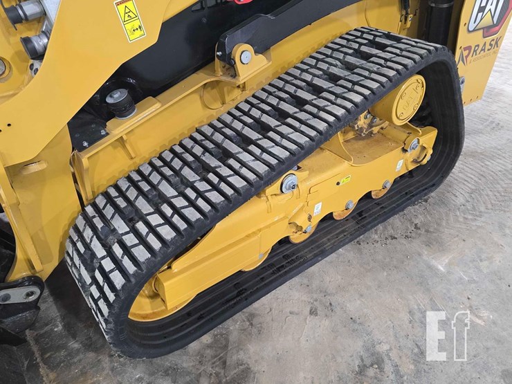 2025-caterpillar-255-image-31