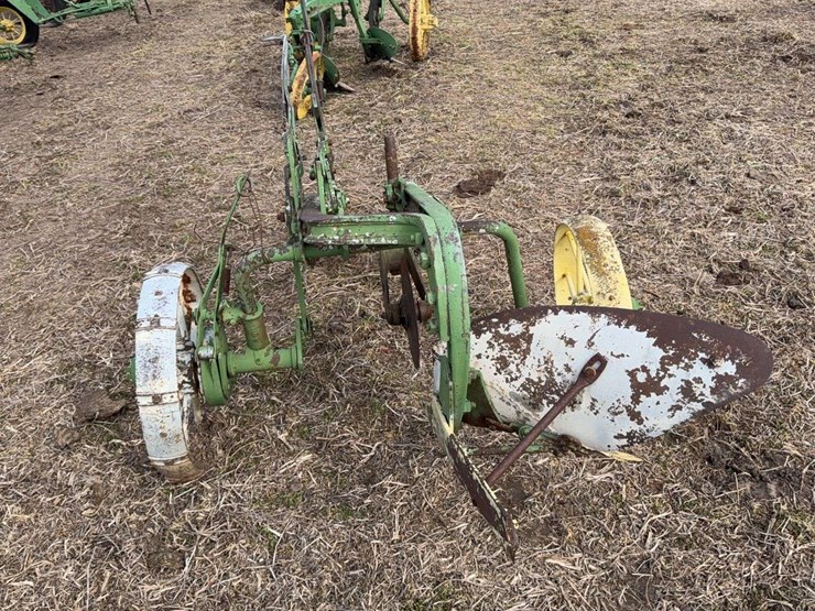 john-deere-one-bottom-plow-image-4